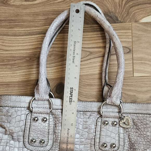 Guess Purse - Picture 4 of 9